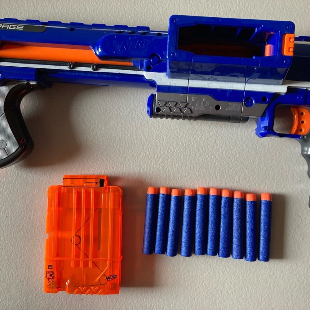 Nerf N-Strike Elite Dart Gun Includes Cartridge and 10 Darts